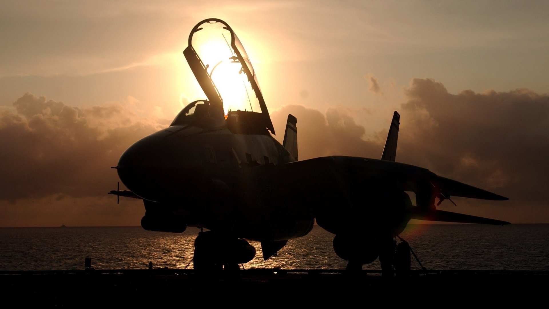 Hd Wallpaper Of The Grumman F Tomcat At Sunset