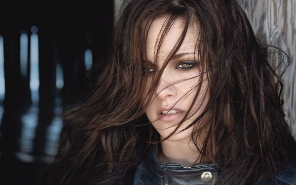 Celebrity - kristen stewart Wallpapers and Backgrounds