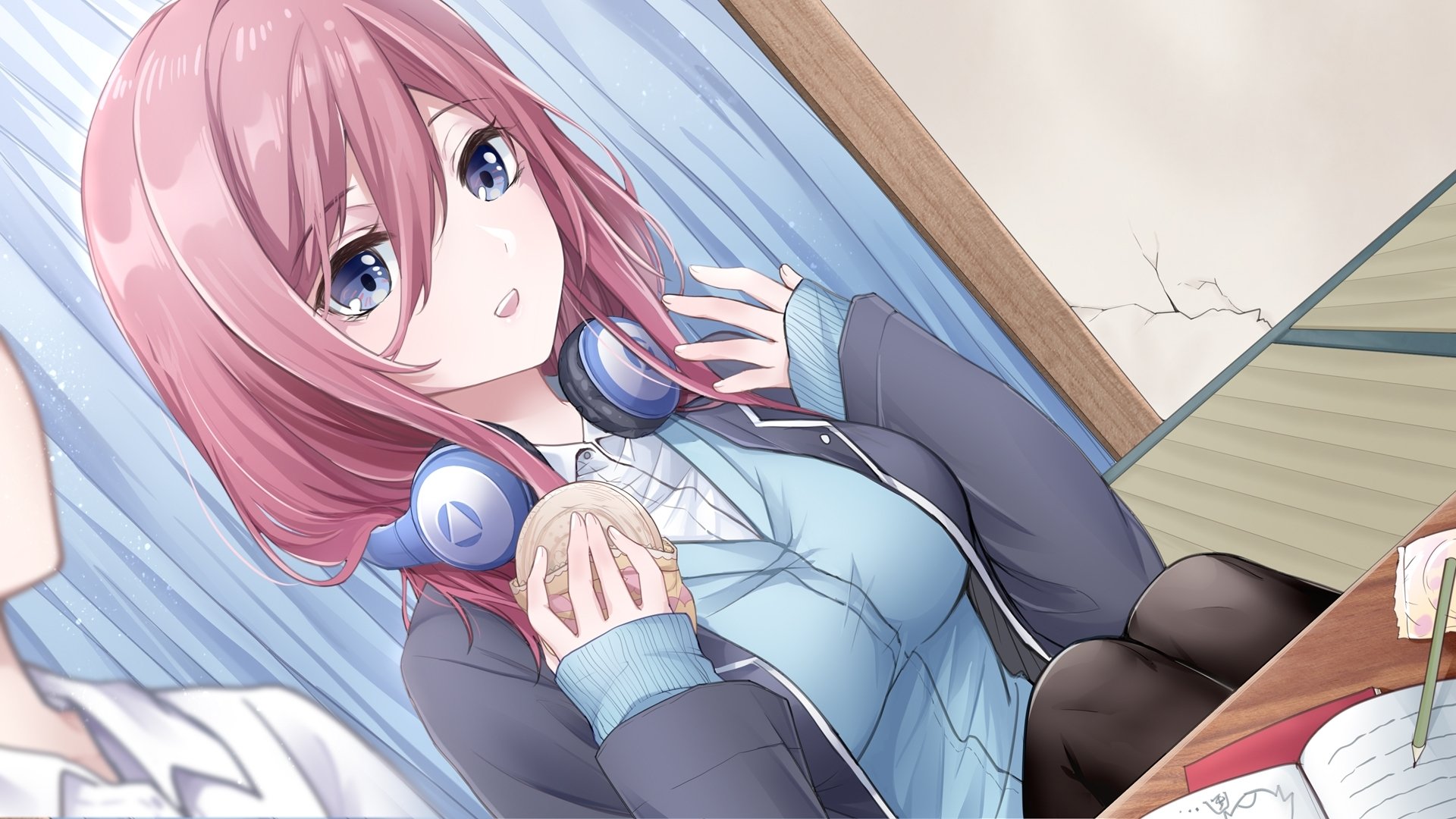 HD desktop wallpaper featuring Miku Nakano from the anime The Quintessential Quintuplets, depicted with blue headphones, pink hair, and a thoughtful expression while holding a snack.