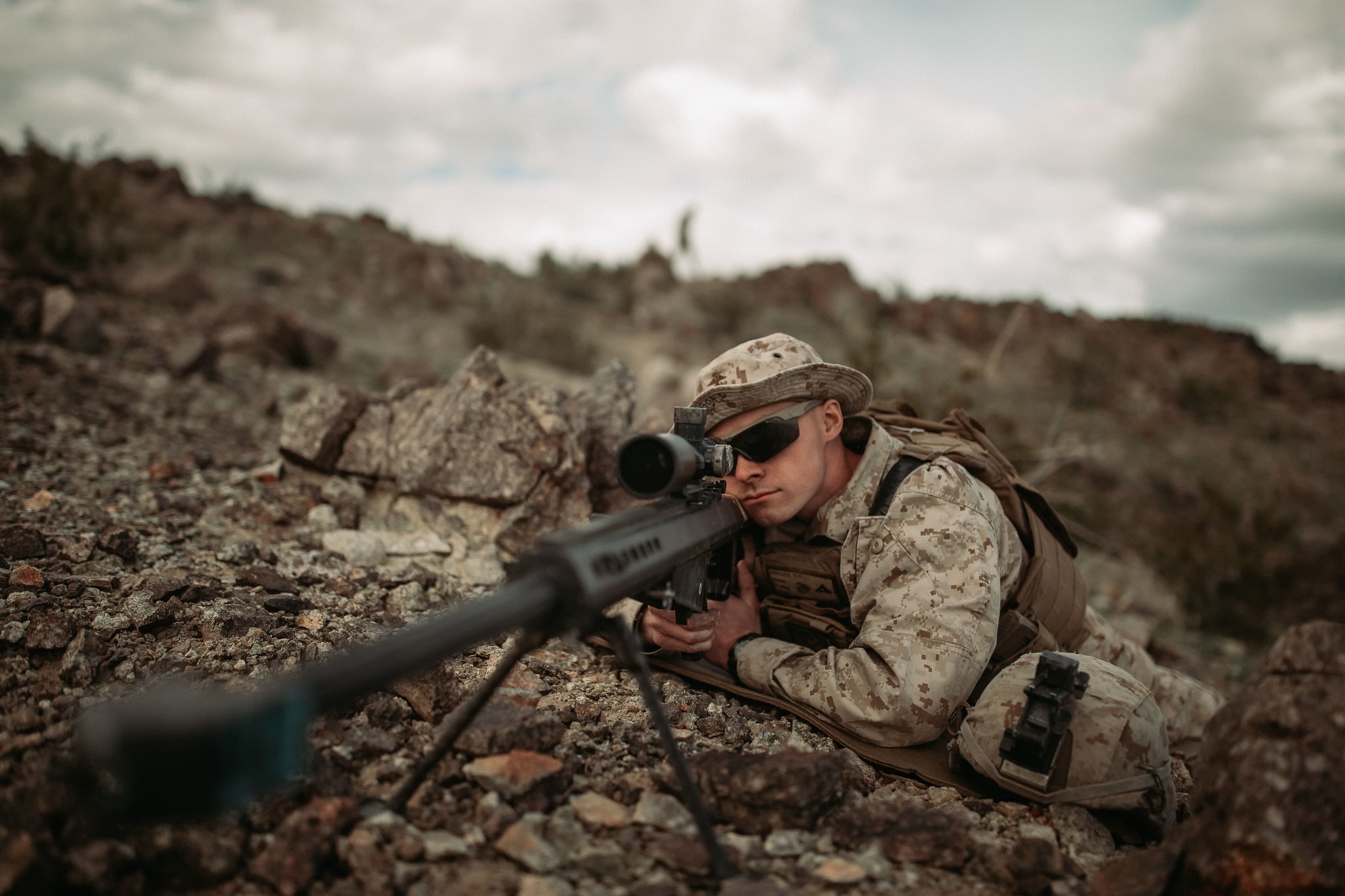 Sniper HD Wallpaper | Background Image | 2048x1365