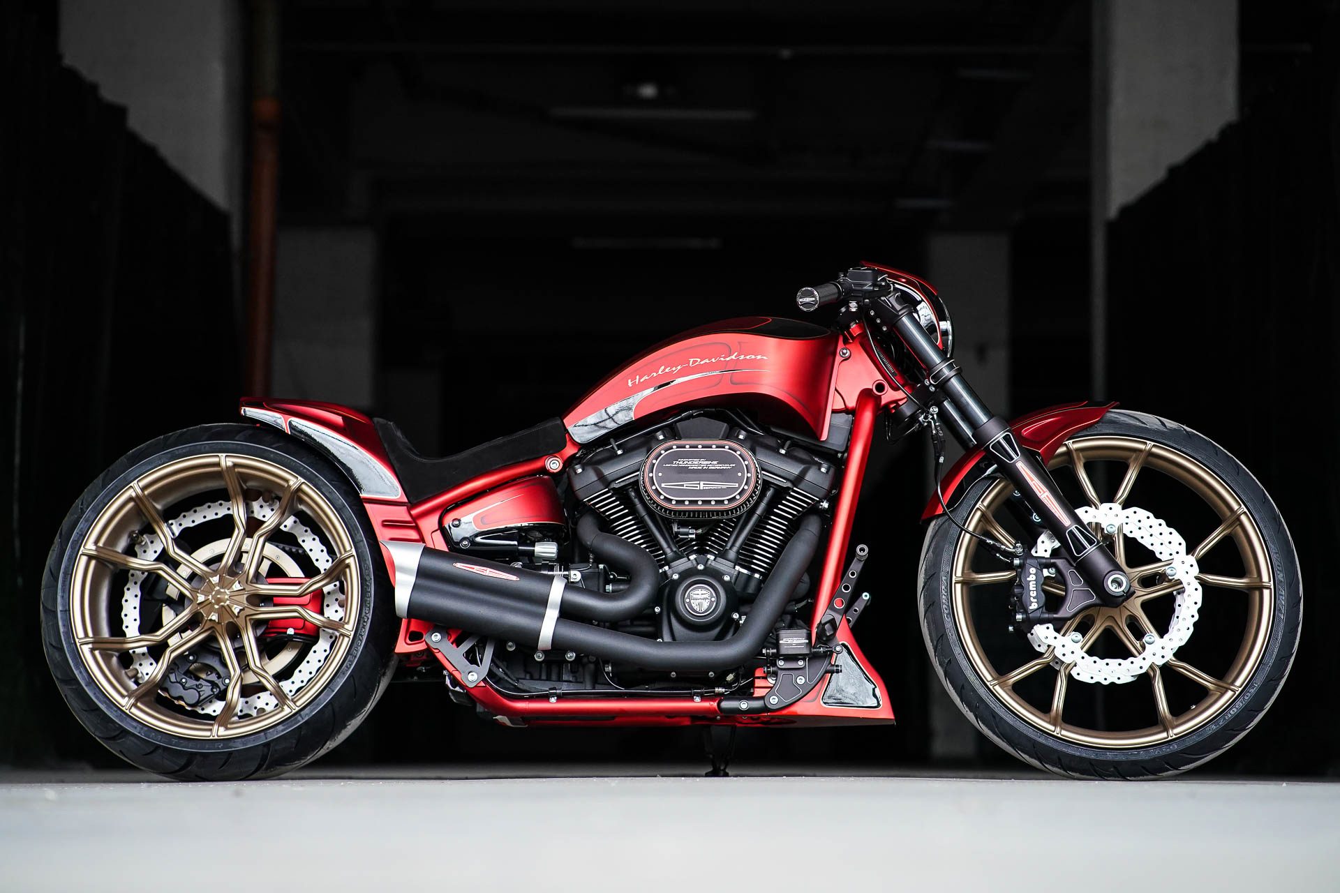 Laguna Seca customized Thunderbike Harley-Davidson Breakout by Ben Ott