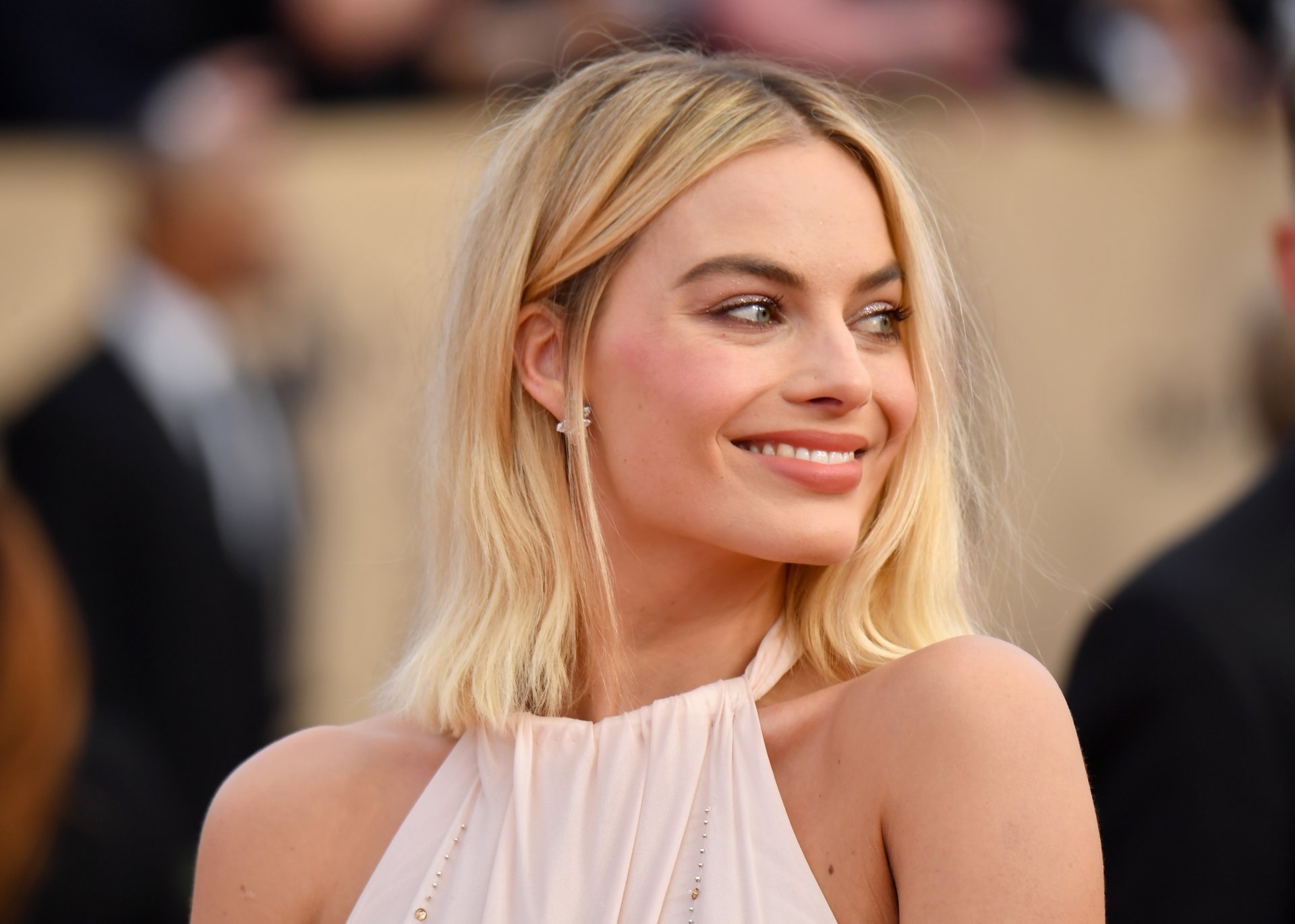 Margot Robbie Smiling Cute 4k Hd Celebrities 4k Wallpapers Images Porn Sex Picture