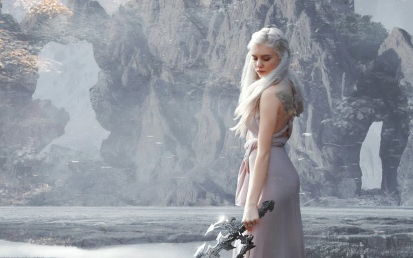 Women Cosplay Daenerys Targaryen White Hair White Dress HD Wallpaper | Background Image