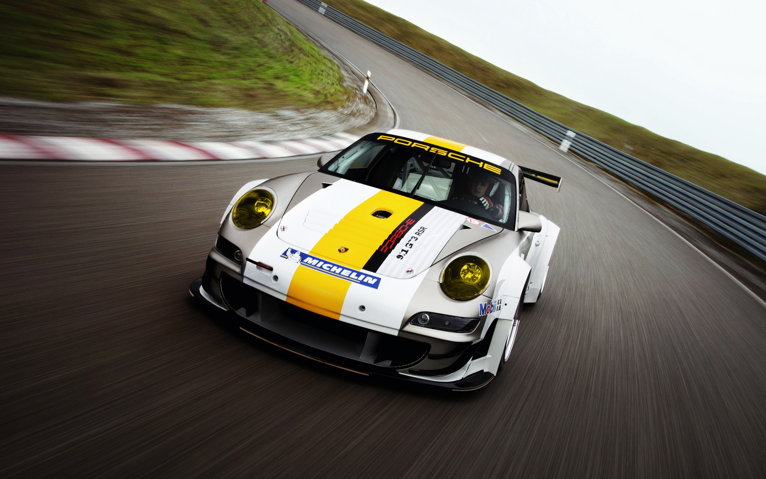 Porsche 911 GT3 RSR race car in high-definition desktop wallpaper