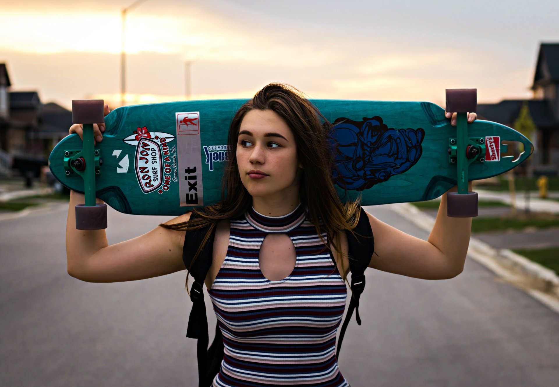 Download Brunette Skateboard Woman Model 4k Ultra HD Wallpaper