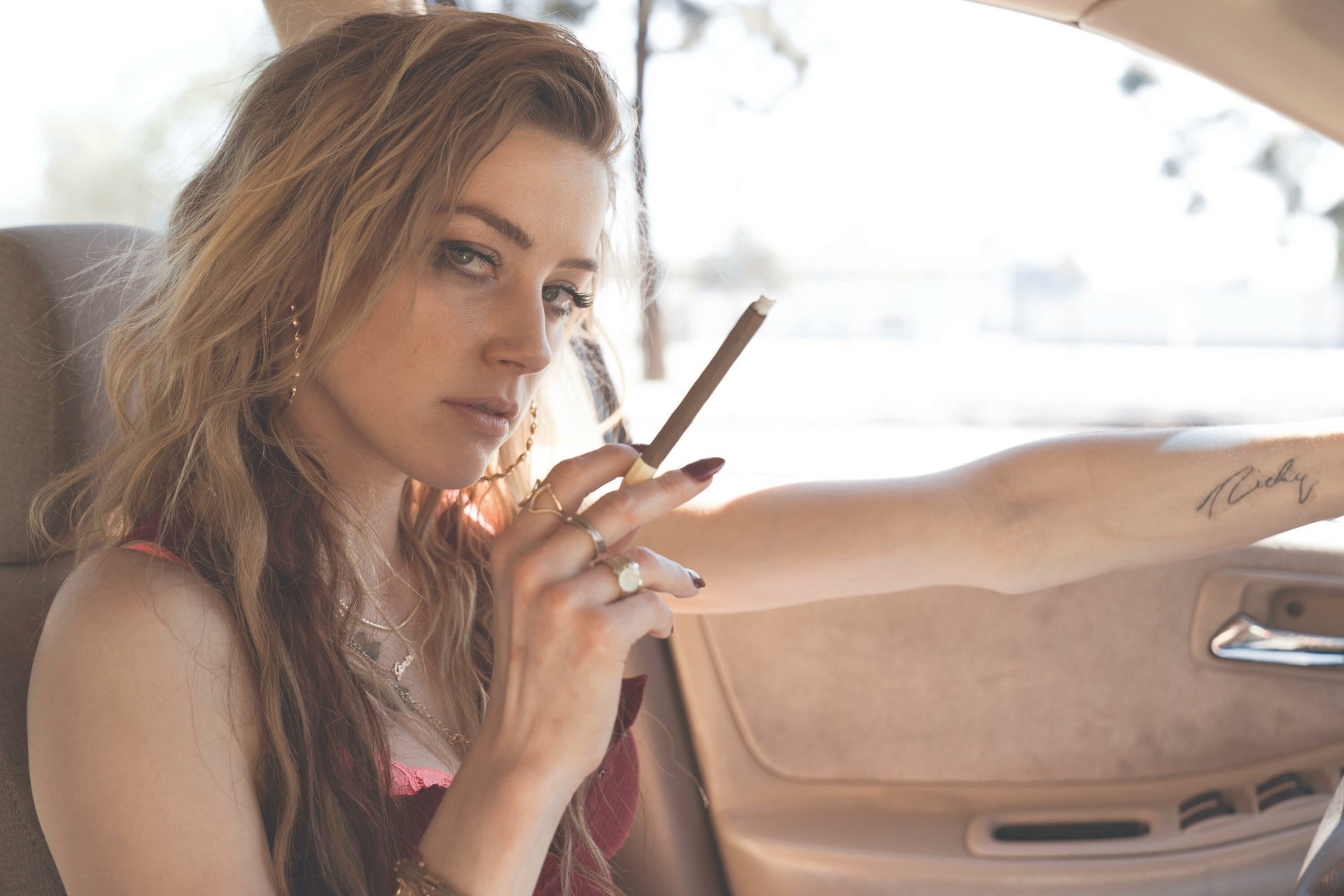 Download Blonde American Actress Celebrity Amber Heard 4k Ultra HD Wallpaper