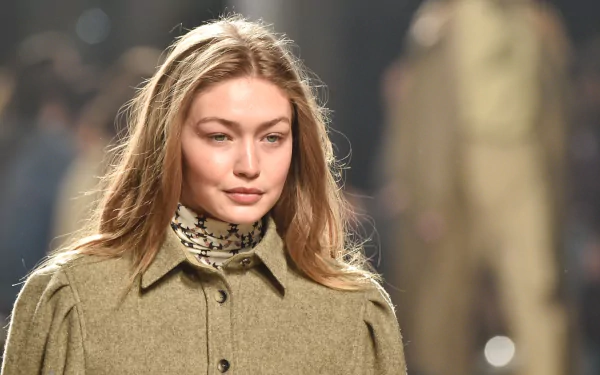 American blonde model Celebrity Gigi Hadid HD Desktop Wallpaper | Background Image