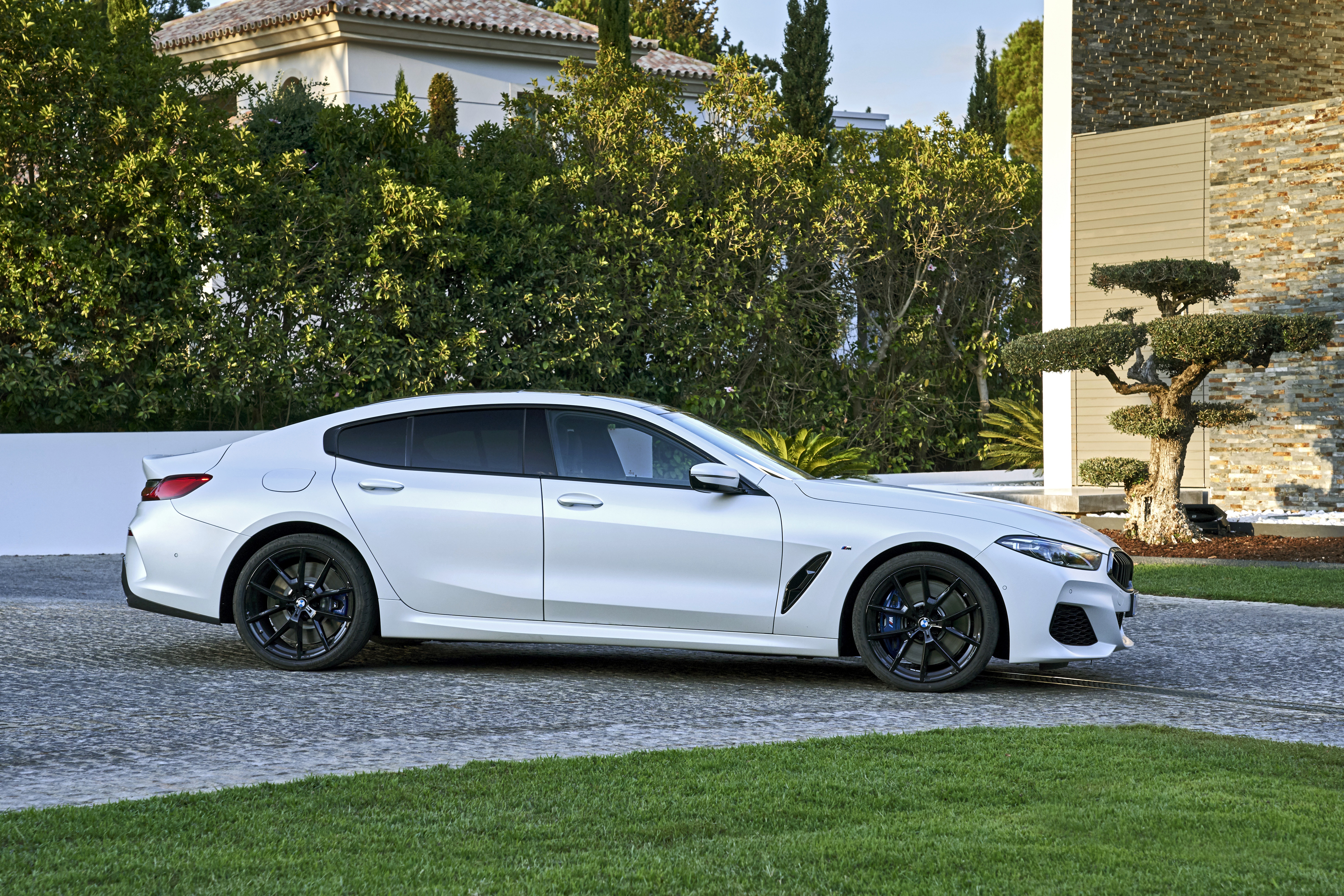 Vehicles BMW 8 Series HD Wallpaper | Background Image