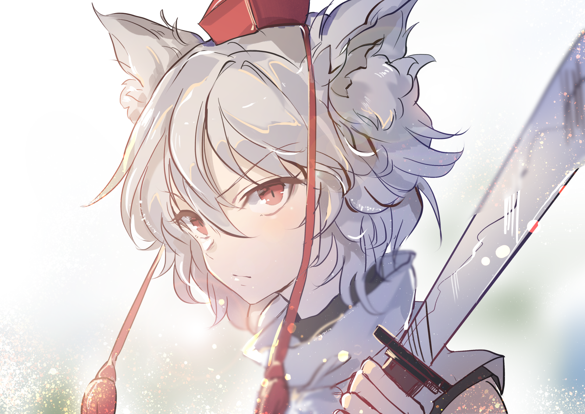 2K Quad HD PC wallpaper: anime portrait of Momiji Inubashiri (Touhou) — white-haired wolf tengu with red eyes, red cords and a sword, soft radiant background.