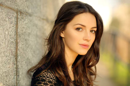 brunette face English actress Celebrity Ella Hunt HD Desktop Wallpaper | Background Image