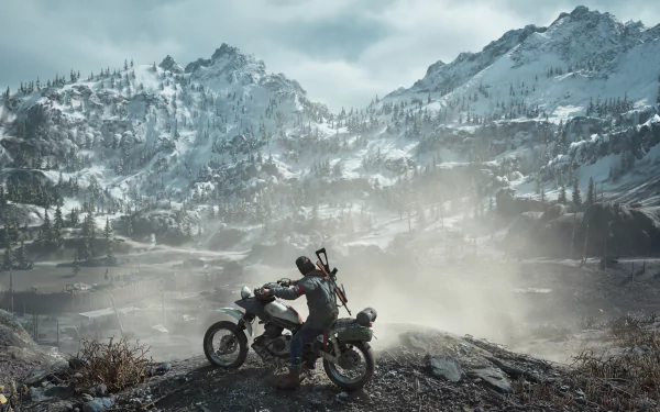Deacon St. John from Days Gone on a motorcycle atop a ridge, dust rising, snow-capped mountains and cloudy sky — 4K Ultra HD PC desktop wallpaper.