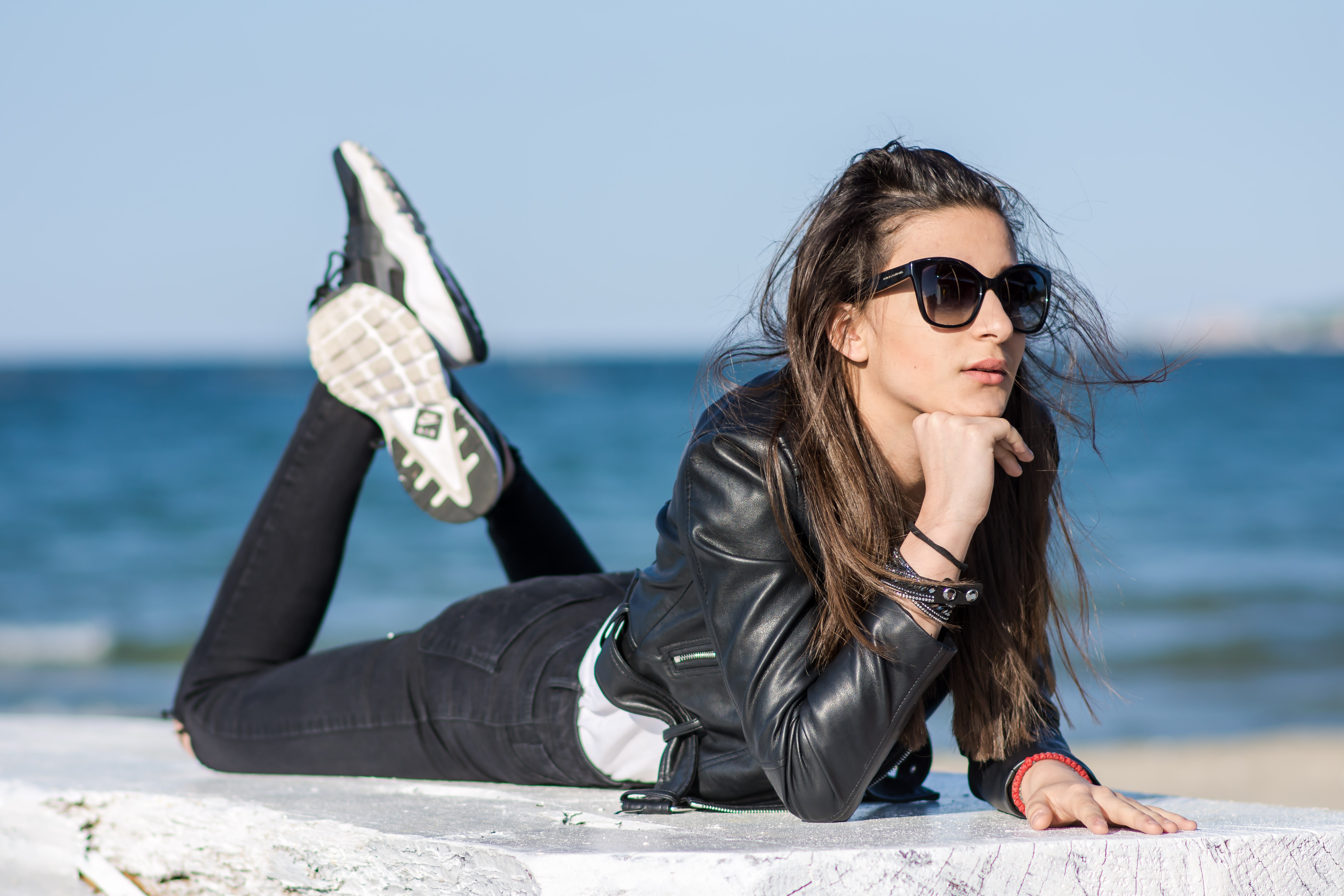 Download Depth Of Field Brunette Sunglasses Model Woman Marlen