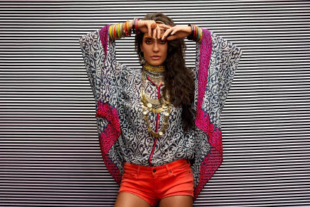 necklace shorts long hair brunette Australian actress woman Lisa Haydon HD Desktop Wallpaper | Background Image
