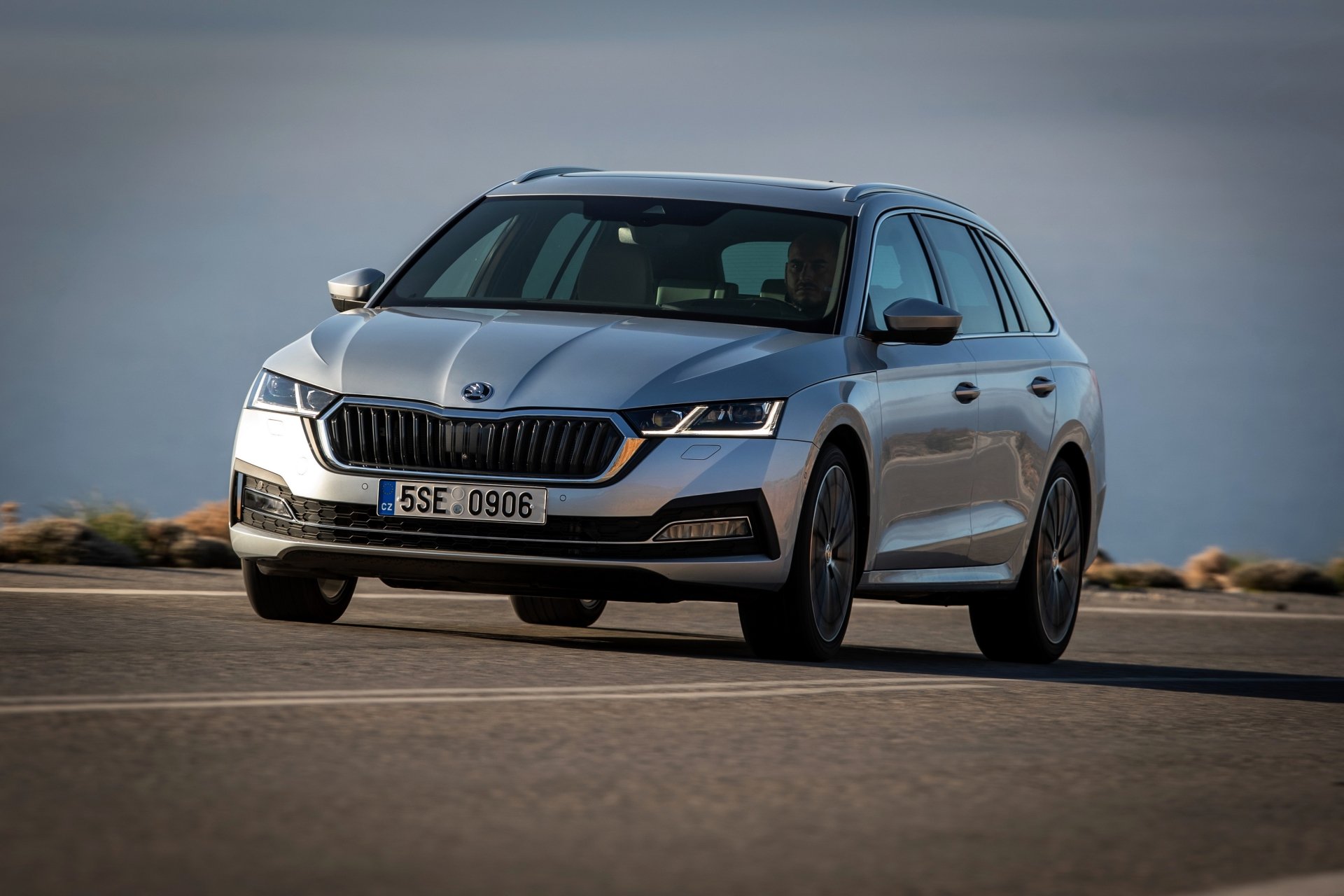 Download Silver Car Car Skoda Vehicle Skoda Octavia Combi 4k Ultra HD Wallpaper