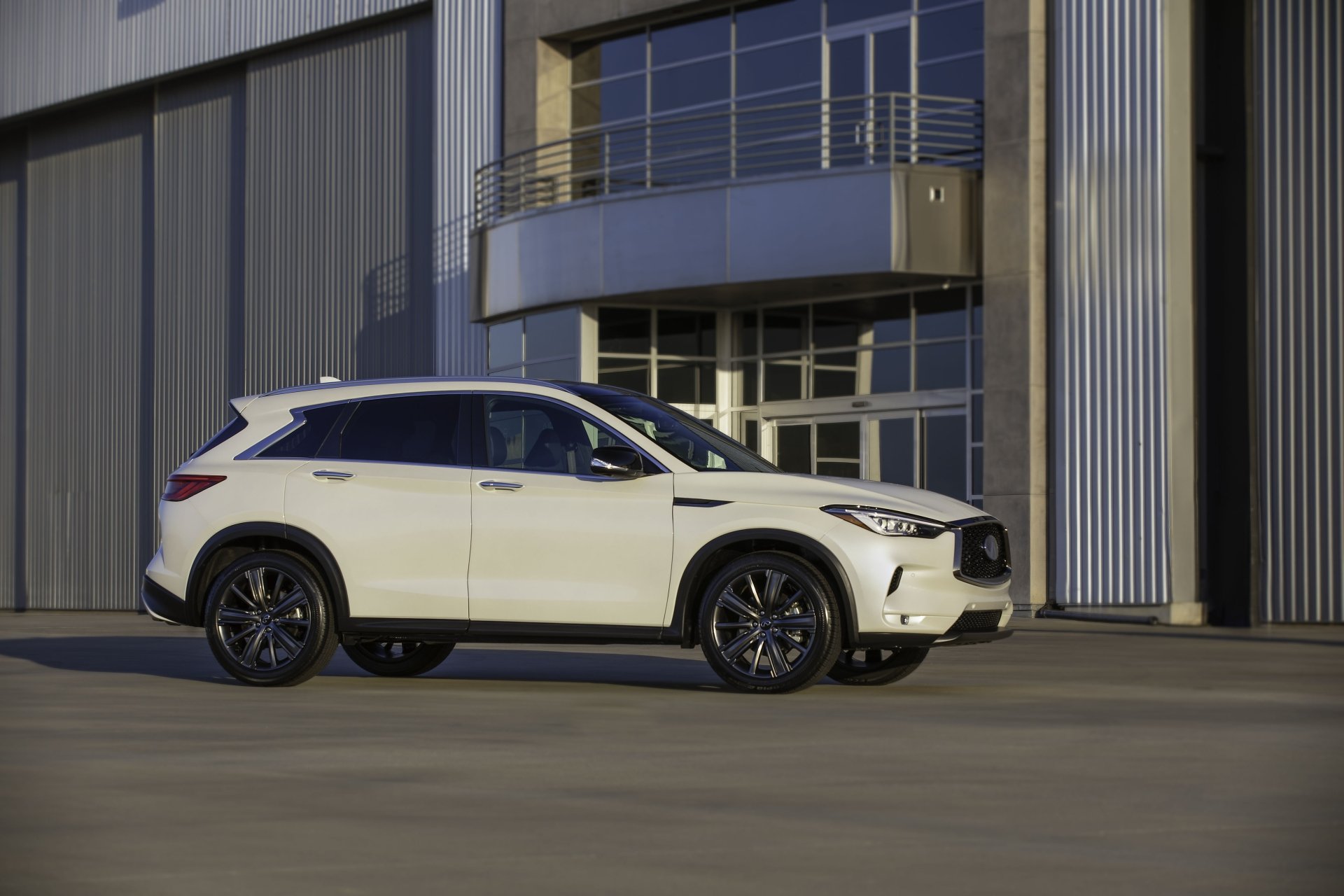 Download SUV White Car Car Vehicle Infiniti QX50 4k Ultra HD Wallpaper
