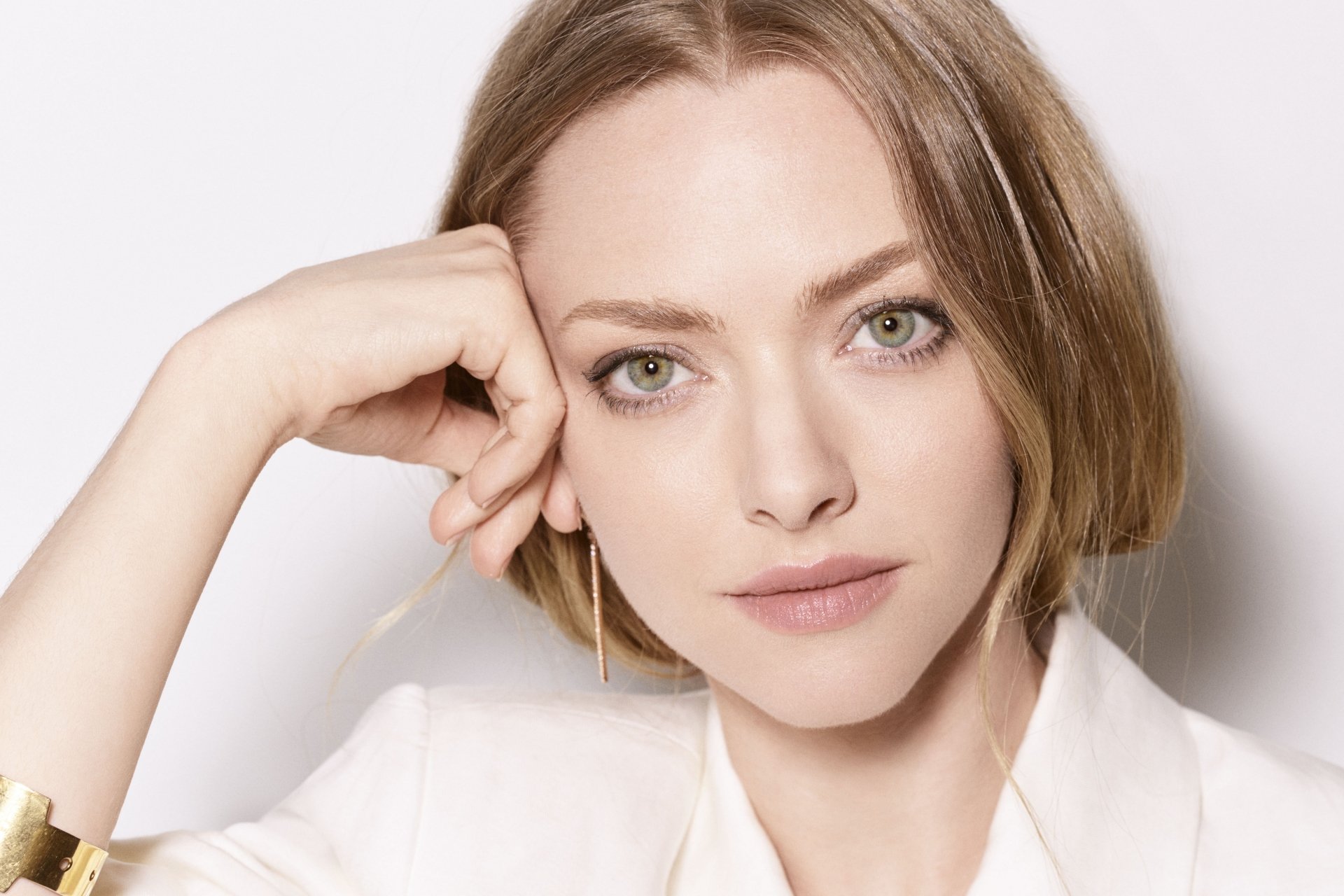 Download Blonde Face American Actress Celebrity Amanda Seyfried 4k Ultra HD Wallpaper