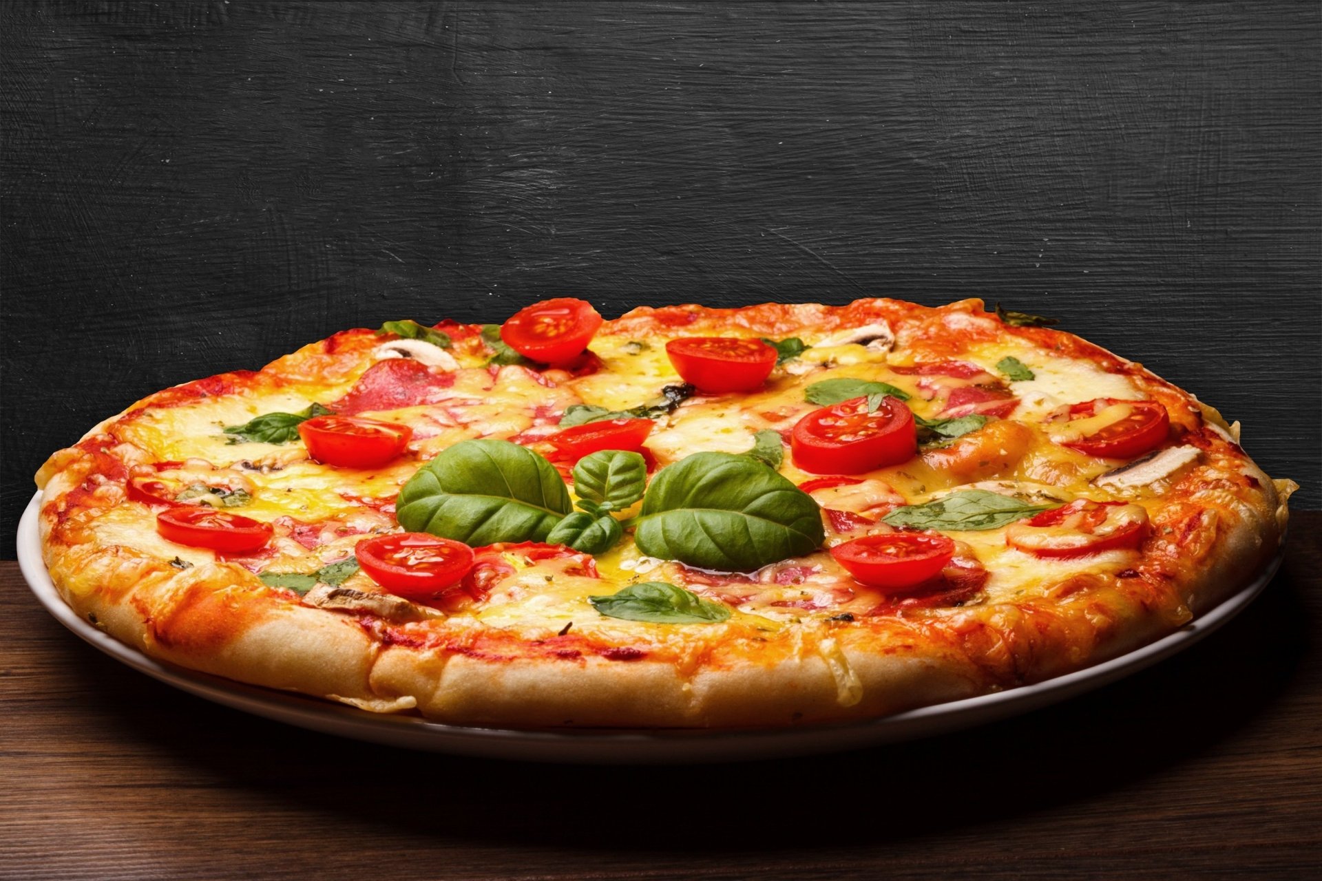 Download Food Pizza HD Wallpaper