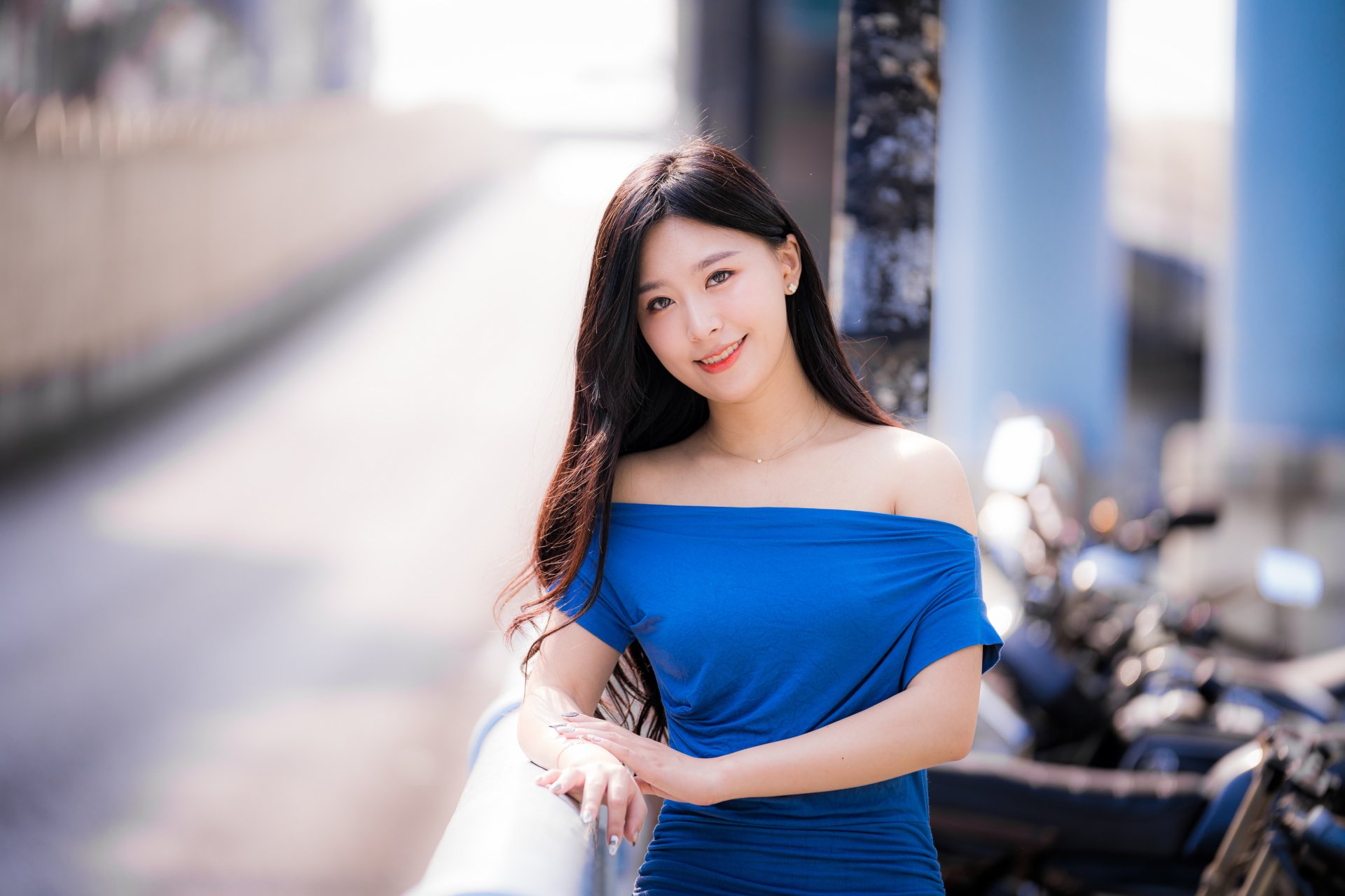 4K Ultra HD: Asian Model in Blue Dress  Black Hair, Soft Bokeh Portrait |  4562x3041 | Wallpaper Abyss