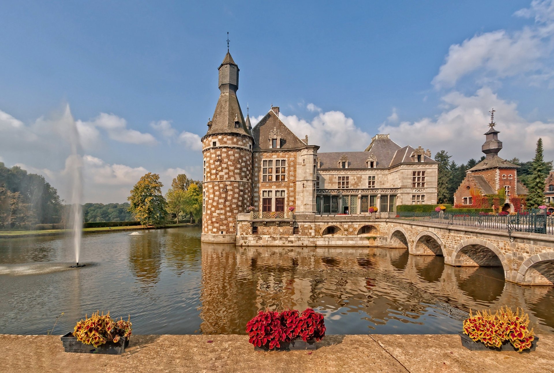 Download Man Made Jehay-Bodegnée Castle HD Wallpaper