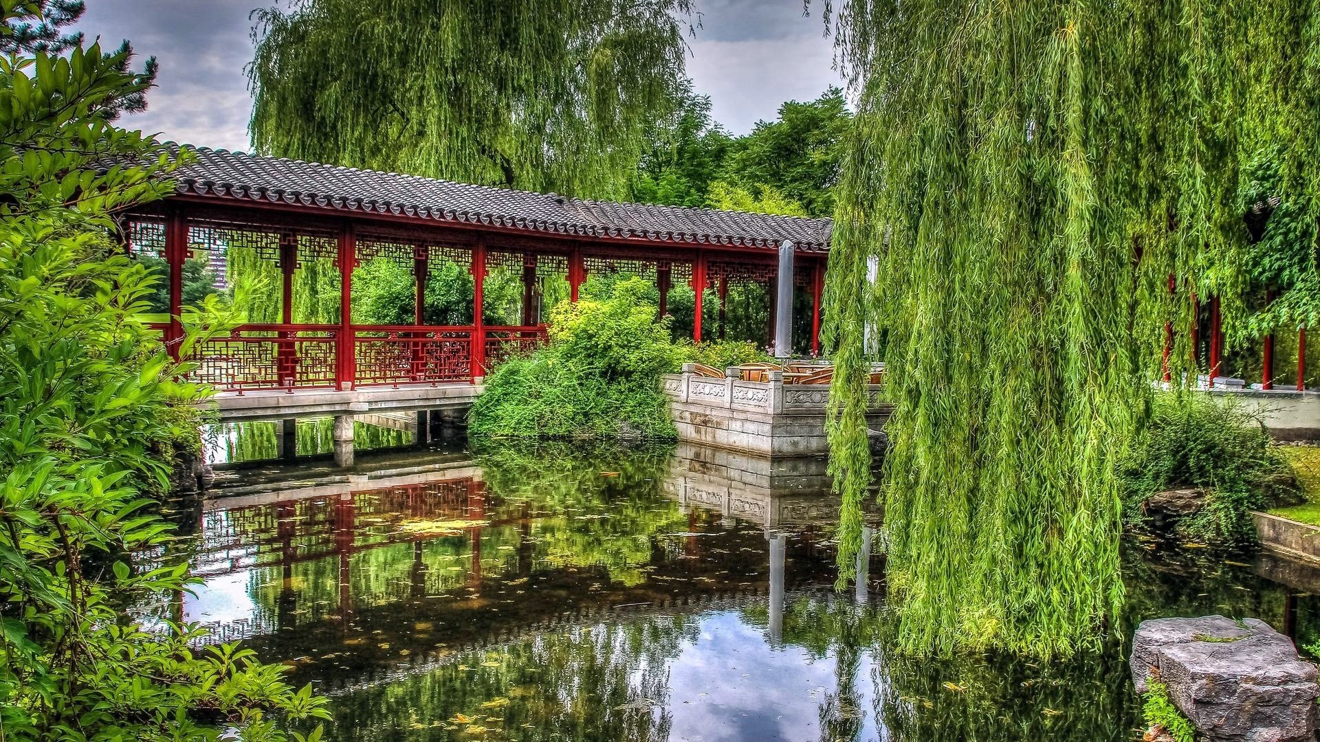 Download Willow Park Bridge Tree Man Made Garden HD Wallpaper