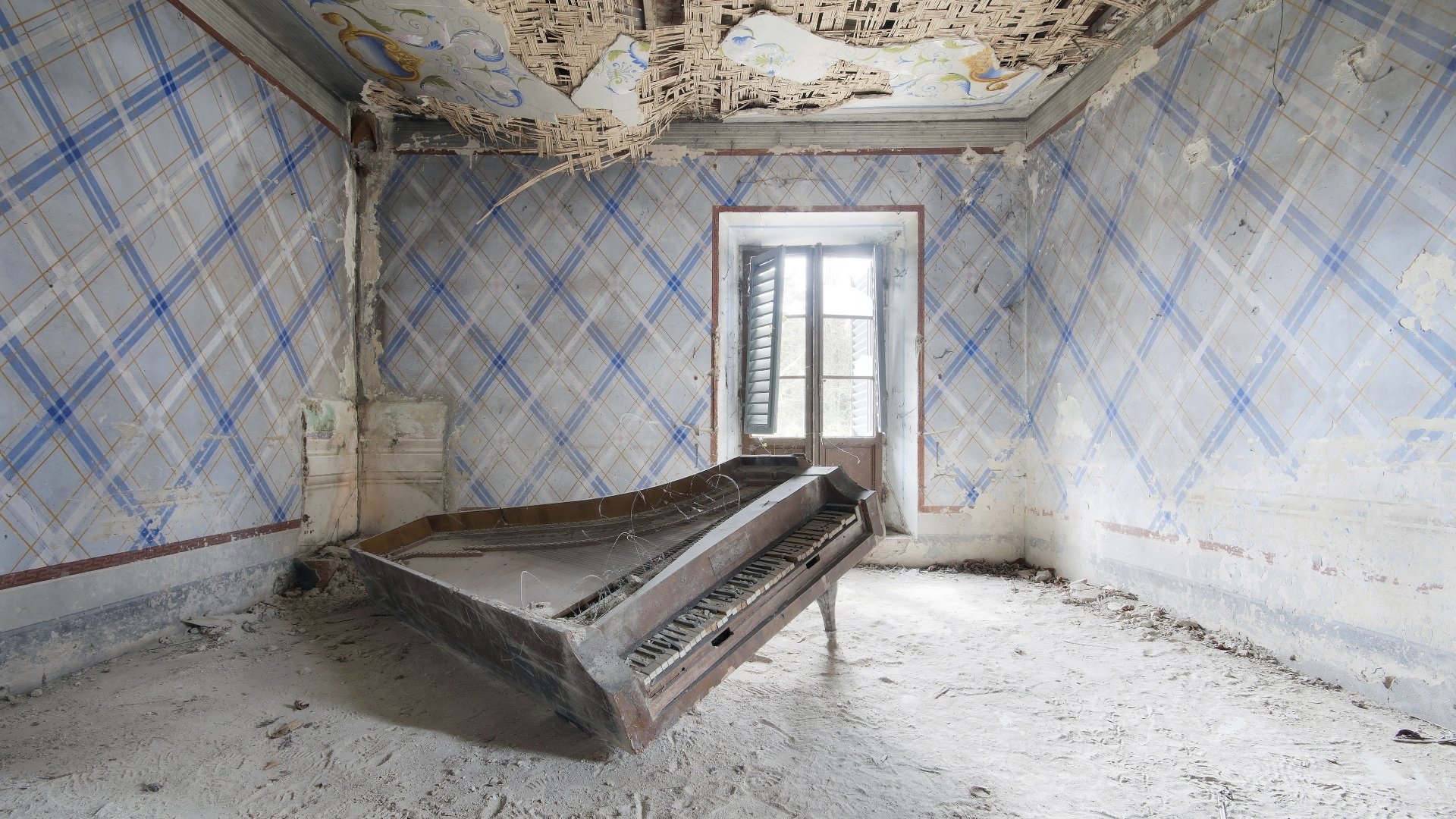 Download Abandoned Room Music Piano 4k Ultra HD Wallpaper
