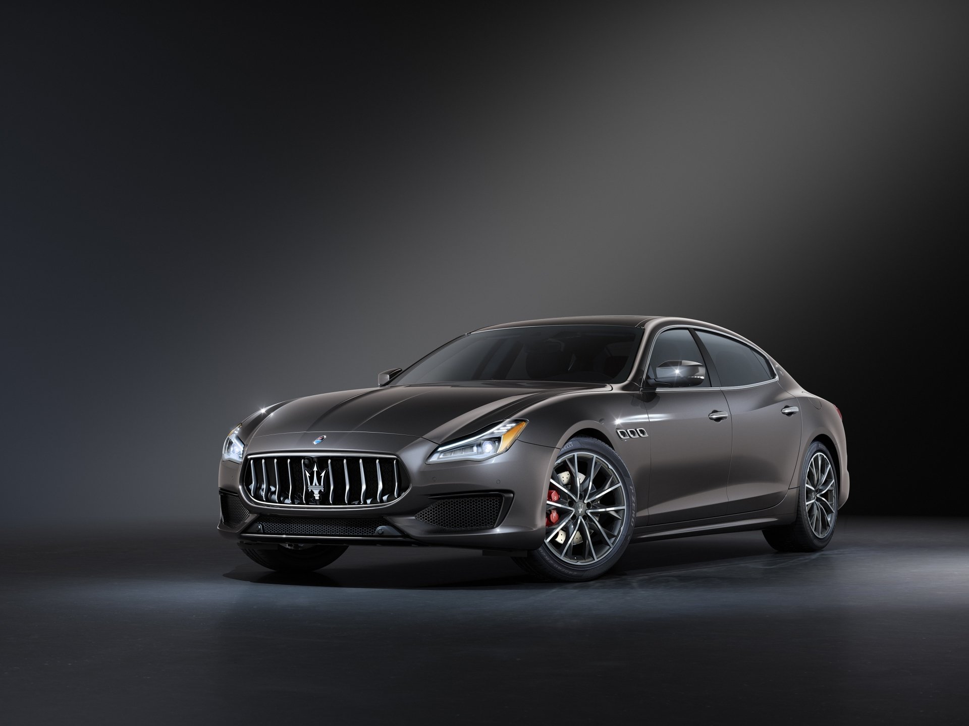 Download Gray Car Car Maserati Vehicle Maserati Quattroporte HD Wallpaper
