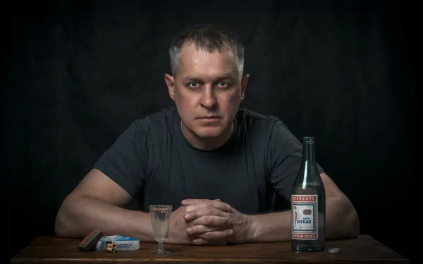 cigarette portrait bottle man mood HD Desktop Wallpaper | Background Image