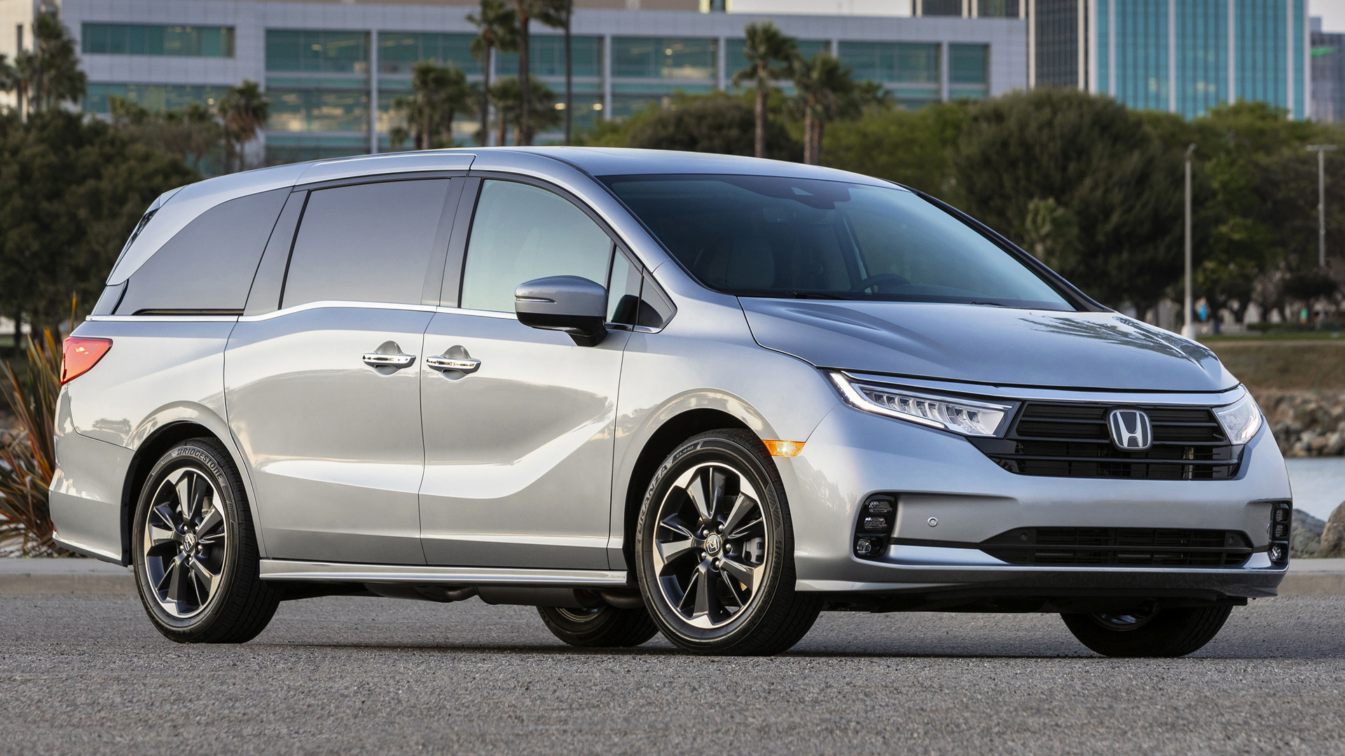 Download Car Silver Car Minivan Vehicle Honda Odyssey Elite HD Wallpaper