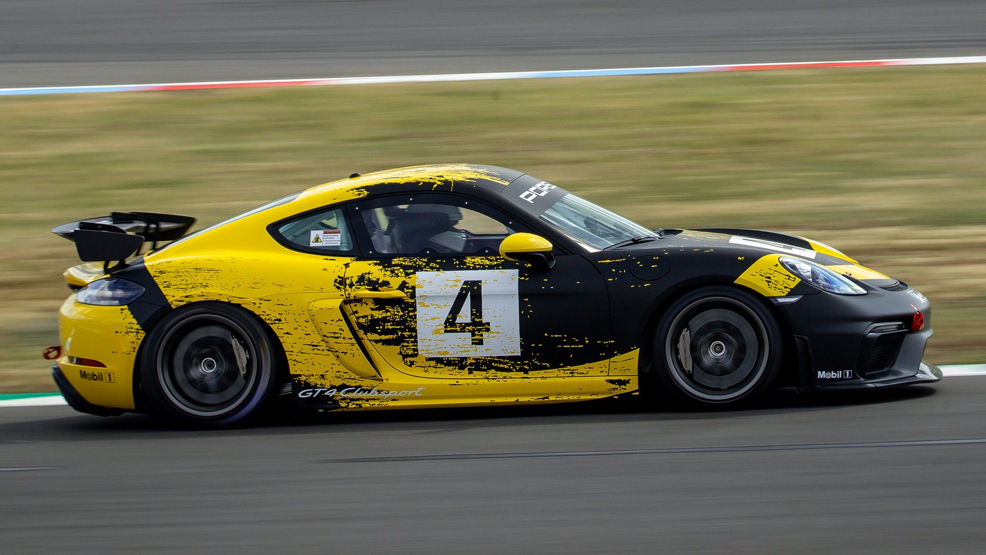 Porsche cayman gt4 clubsport