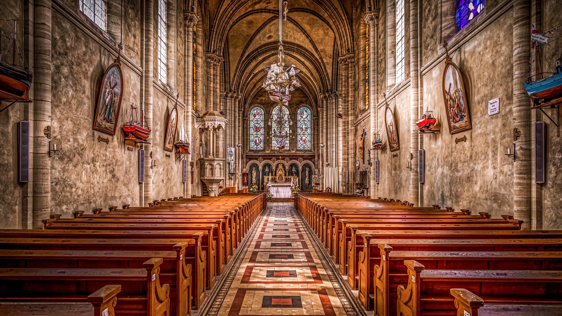 Download Stained Glass Pew Religious Church 4k Ultra HD Wallpaper 