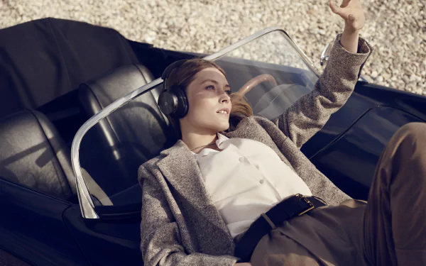 headphones redhead woman model HD Desktop Wallpaper | Background Image