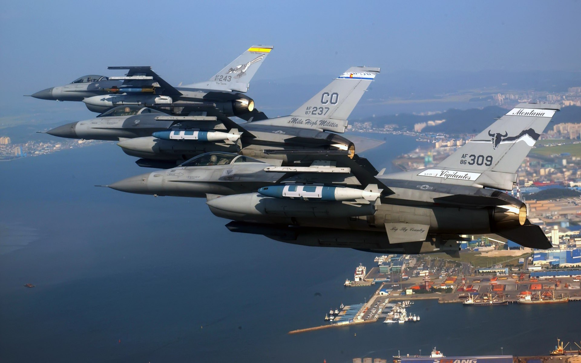 F-16 Fighting Falcon Military Wallpaper