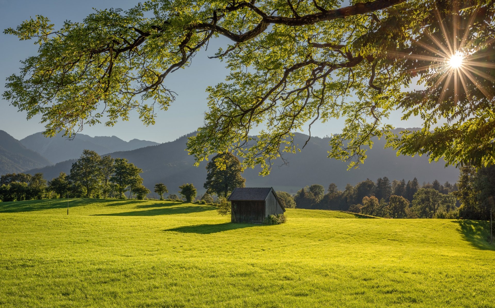 Download Hut Field Sunbeam Mountain Bavaria Photography Landscape 4k ...