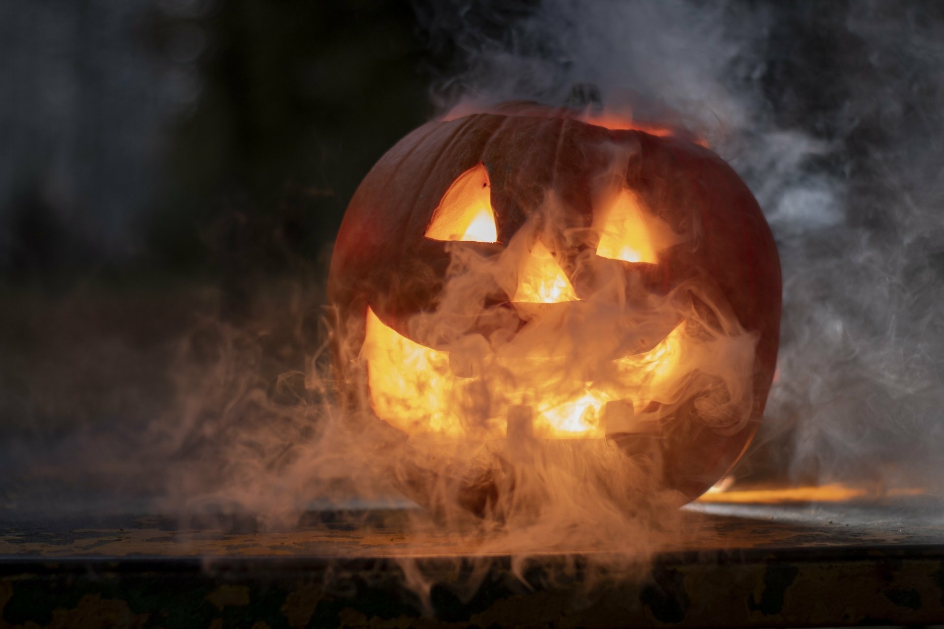 Download Jack-o’-lantern Smoke Pumpkin Holiday Halloween 4k Ultra HD