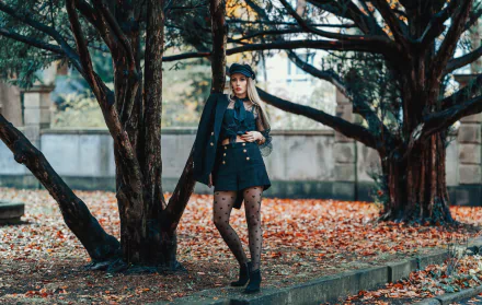 hat depth of field skirt blonde woman model HD Desktop Wallpaper | Background Image