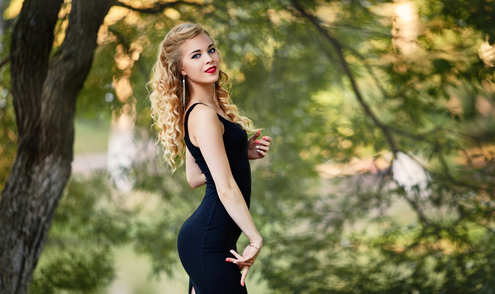 Download Depth Of Field Dress Lipstick Long Hair Blonde Woman Model HD ...