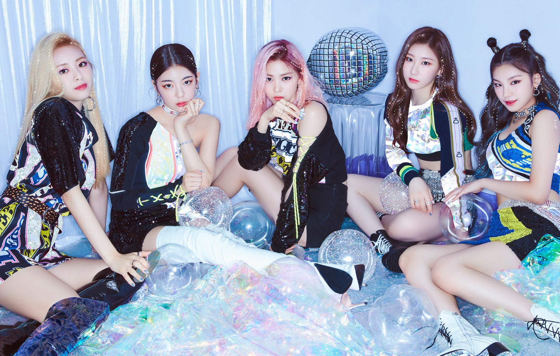 ITZY K Pop Group HD Wallpaper For Desktop