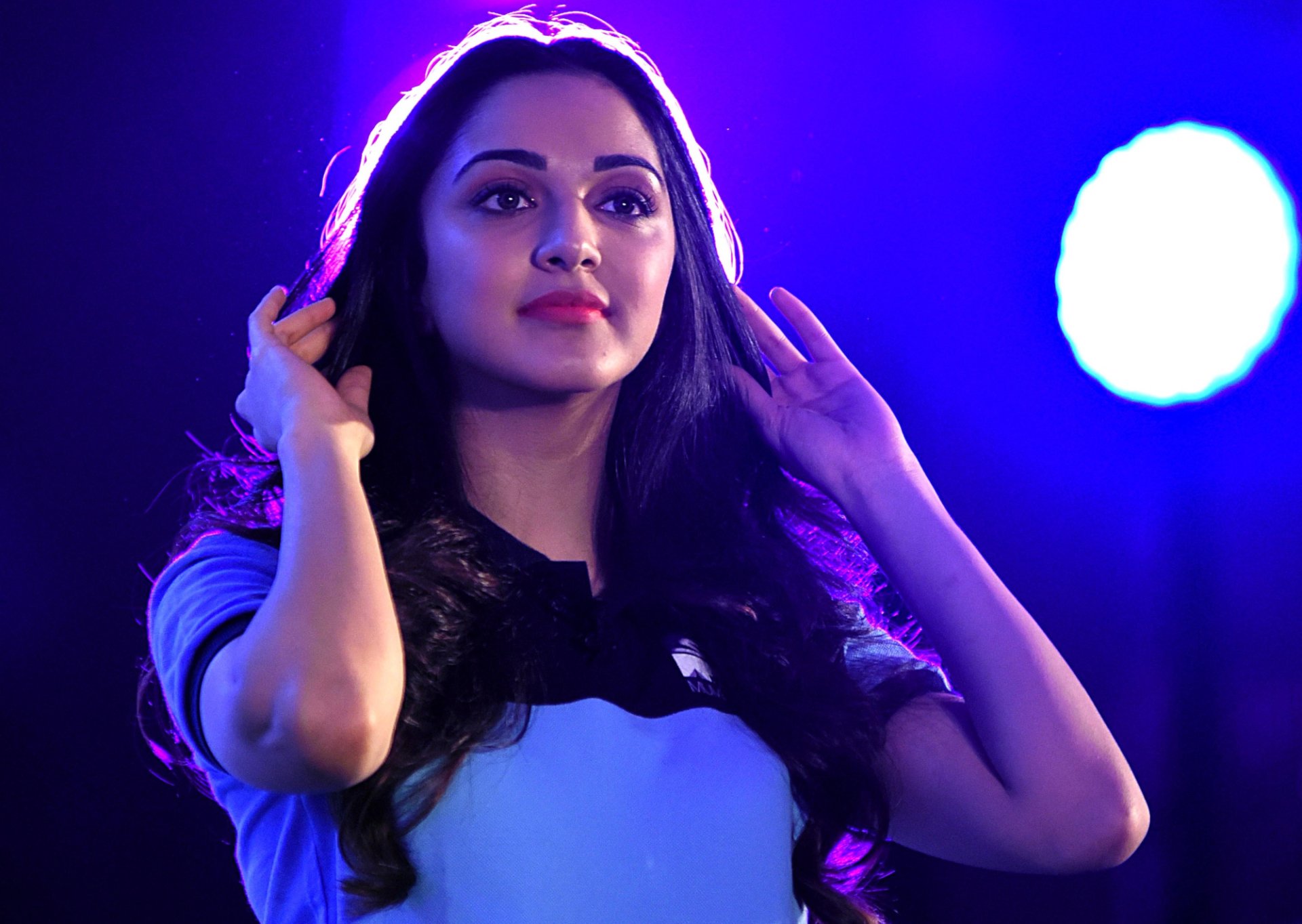 Download Black Hair Indian Actress Celebrity Kiara Advani HD Wallpaper