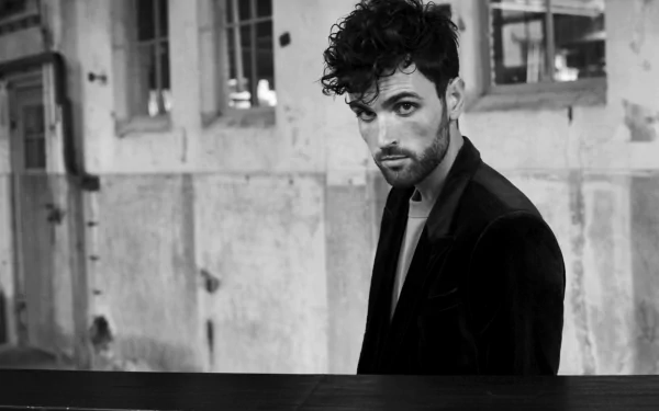 Black & White singer Dutch music Duncan Laurence HD Desktop Wallpaper | Background Image