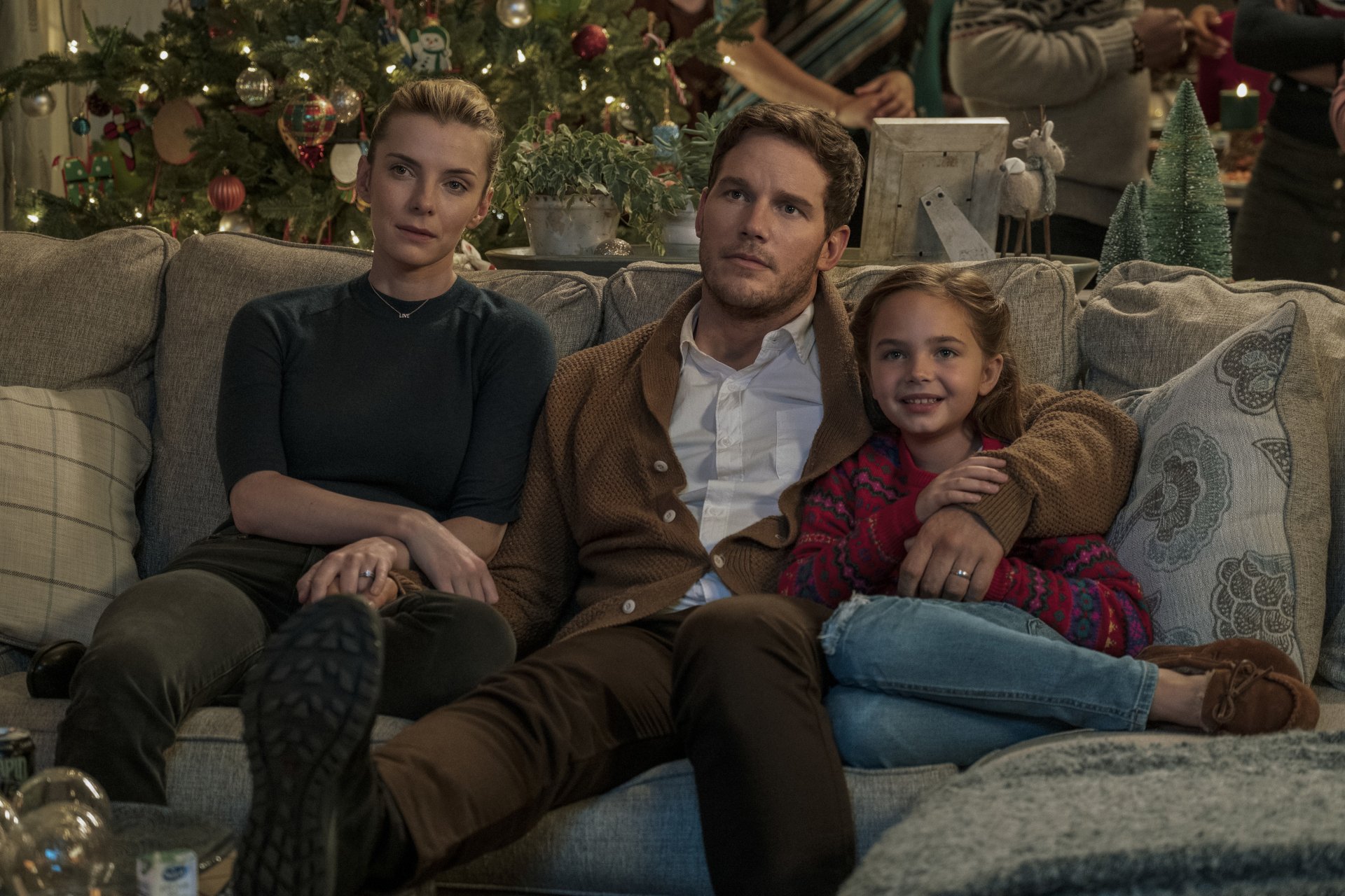 Download Betty Gilpin Chris Pratt Movie The Tomorrow War 4k Ultra HD Wallpaper