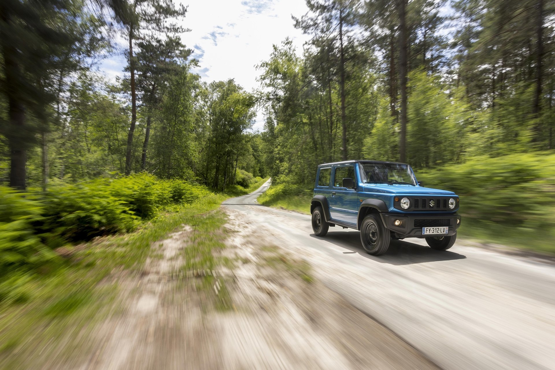 Download Vehicle Suzuki Jimny 4k Ultra HD Wallpaper