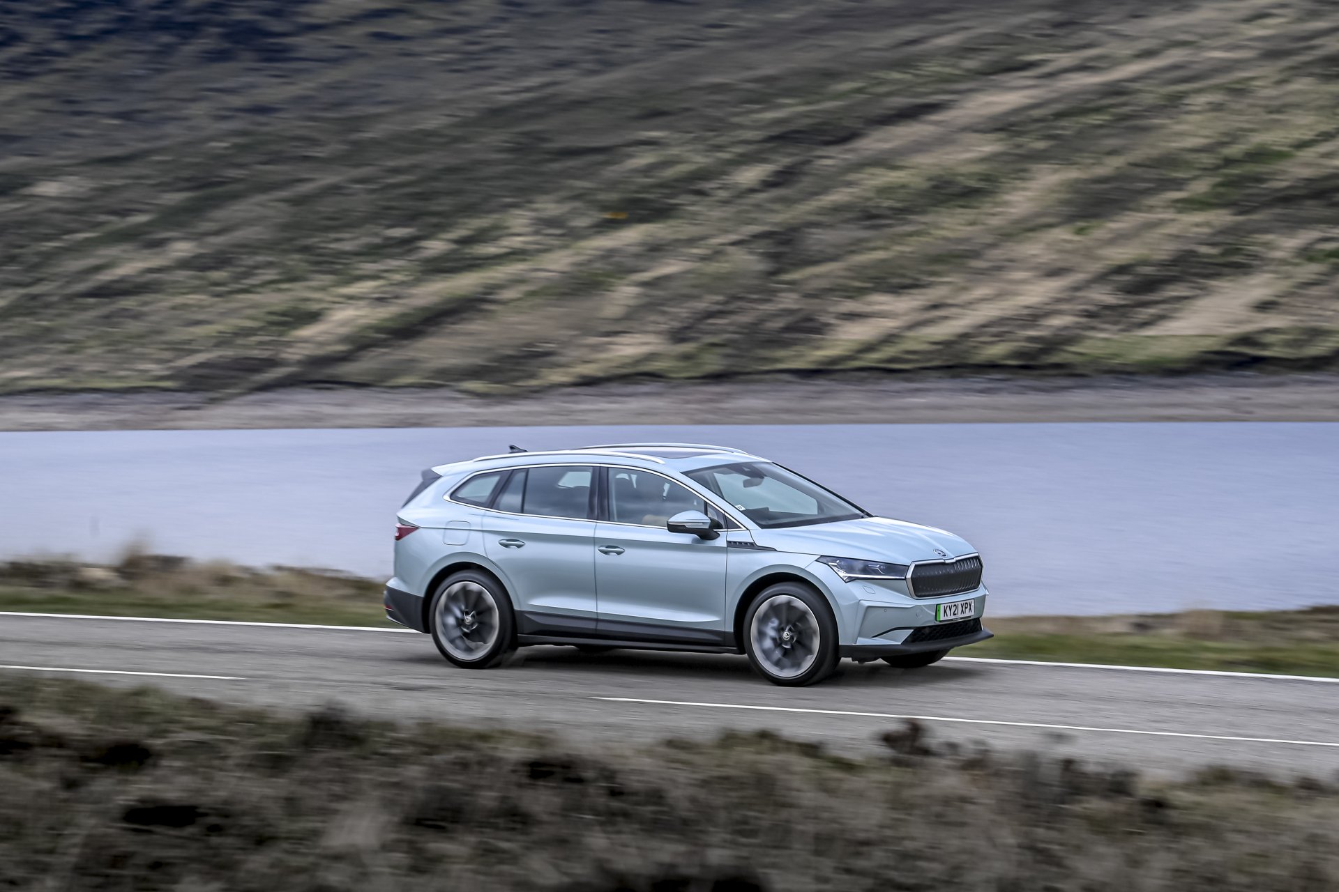 Download Electric Car SUV Vehicle Skoda Enyaq IV 80 4k Ultra HD Wallpaper