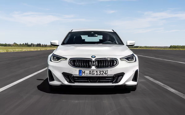  White BMW 220i Coupé Worldwide (G42)