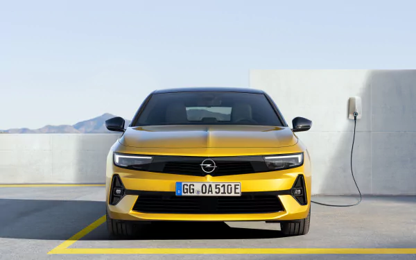  Yellow 2021 Opel Astra Hybrid (L)