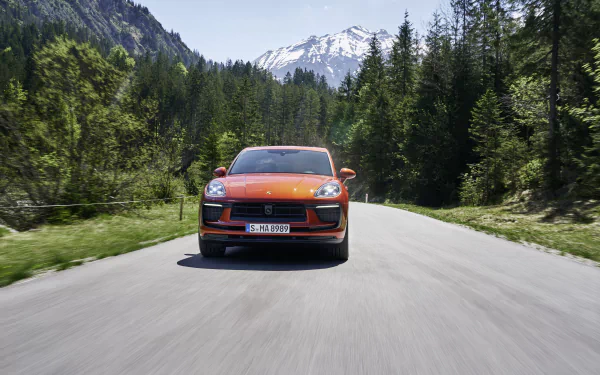  Red Porsche Macan S (95B)