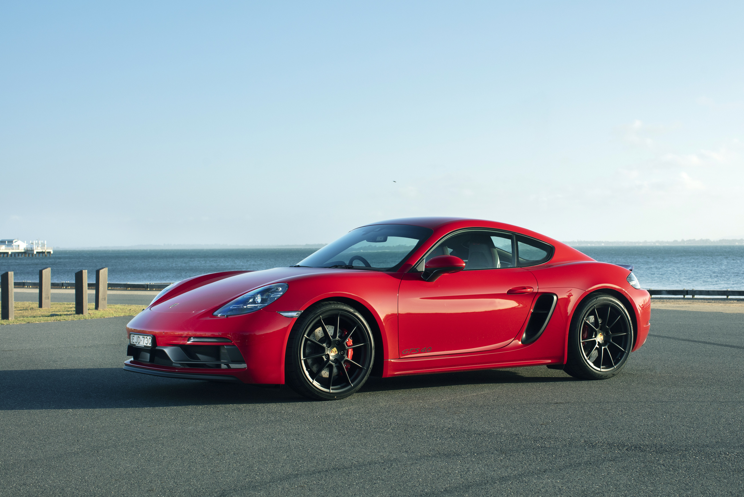 Red Porsche 718 Cayman GTS 4.0 MT (982C)