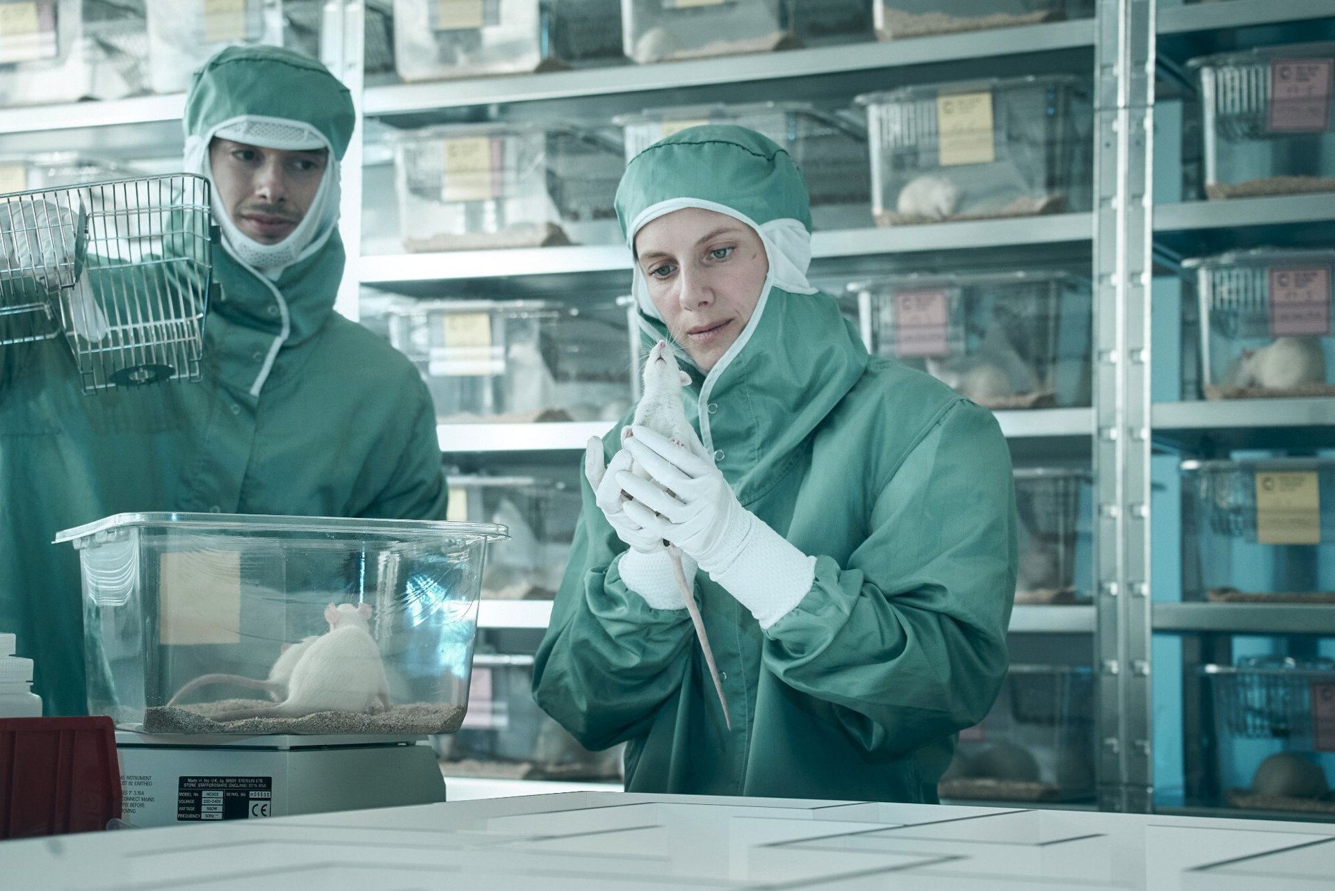 Download Melanie Laurent Movie Oxygen HD Wallpaper