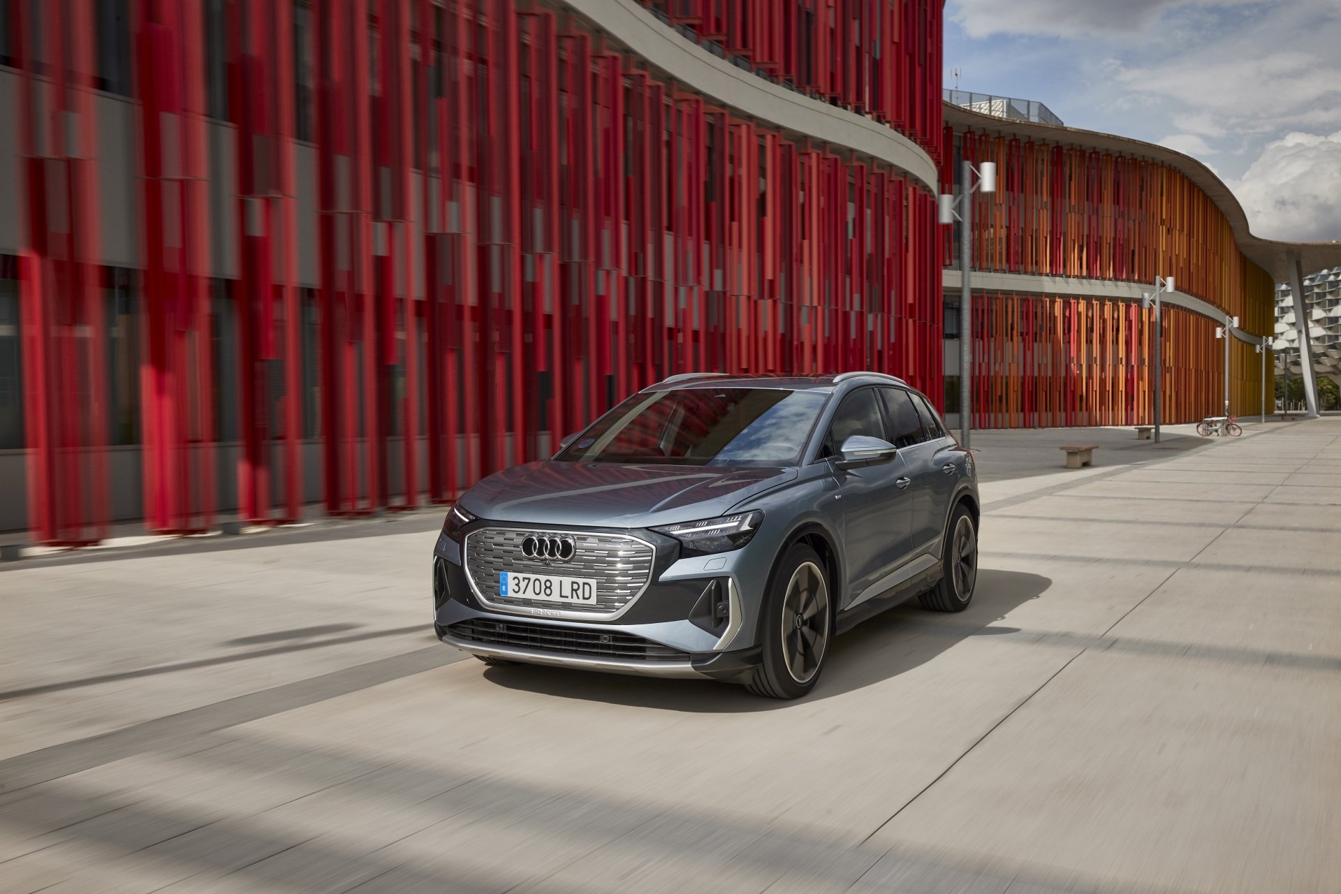 Download SUV Electric Car Vehicle Audi Q4 E-tron 4k Ultra HD Wallpaper