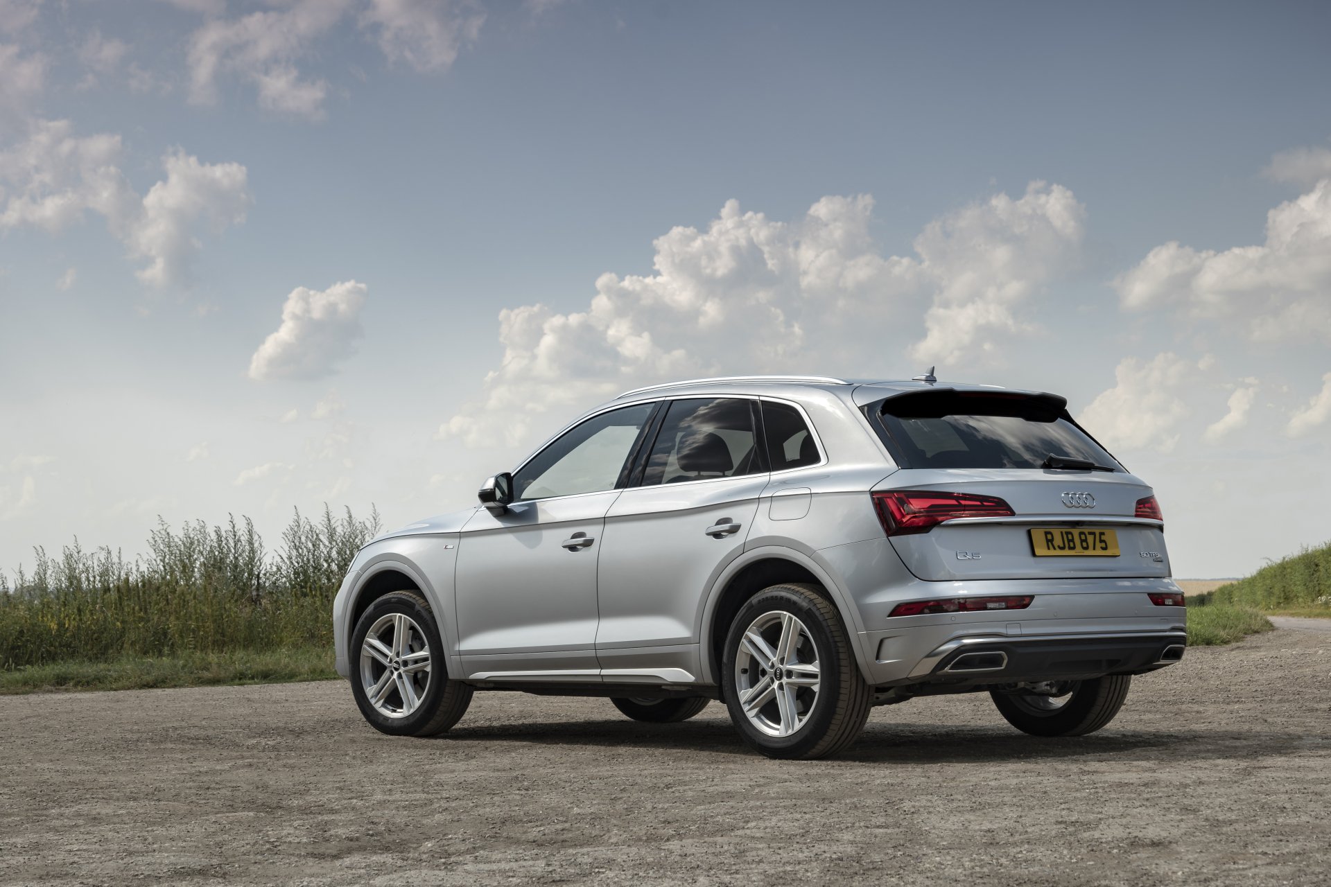 Download SUV Electric Car Vehicle Audi Q5 4k Ultra HD Wallpaper