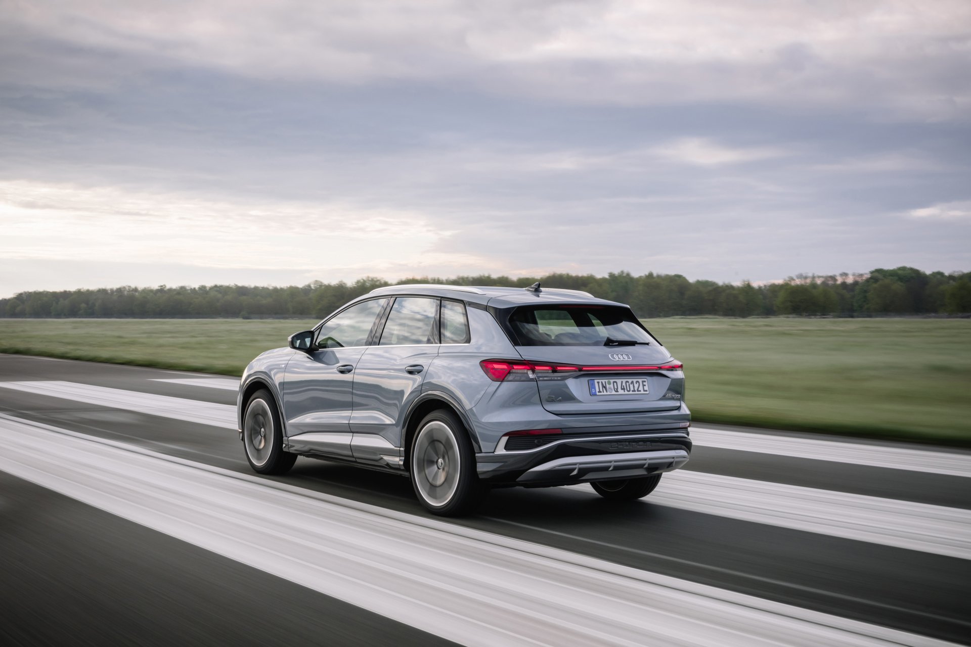 Download Electric Car SUV Vehicle Audi Q4 E-tron 4k Ultra HD Wallpaper